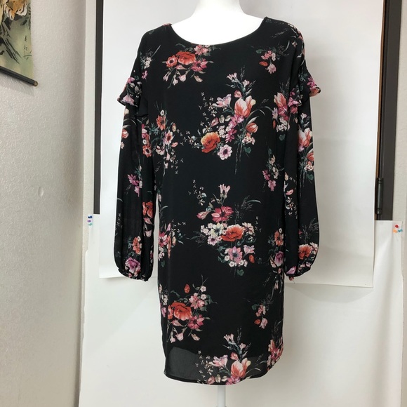 Everly Dresses & Skirts - Everly Addison Floral Dress